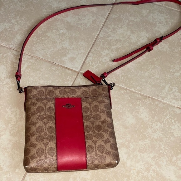 Coach Handbags - Coach crossbody purse